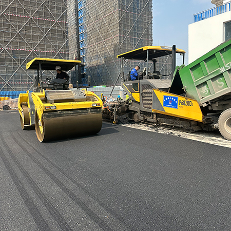 產(chǎn)業(yè)園道路瀝青鋪攤4